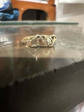 Vintage Black Hills Gold Leaf Hearts Ring